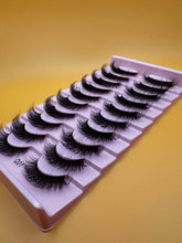 Load image into Gallery viewer, ‘Q’ 10 pair lashes