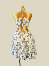 Load image into Gallery viewer, Curvy Floral Fantasy
