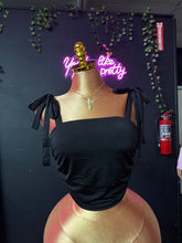 Load image into Gallery viewer, Lupita black CROPTOP
