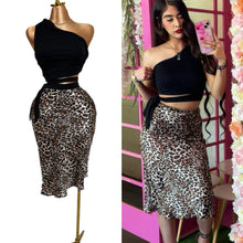 Load image into Gallery viewer, Dame grrr skirt
